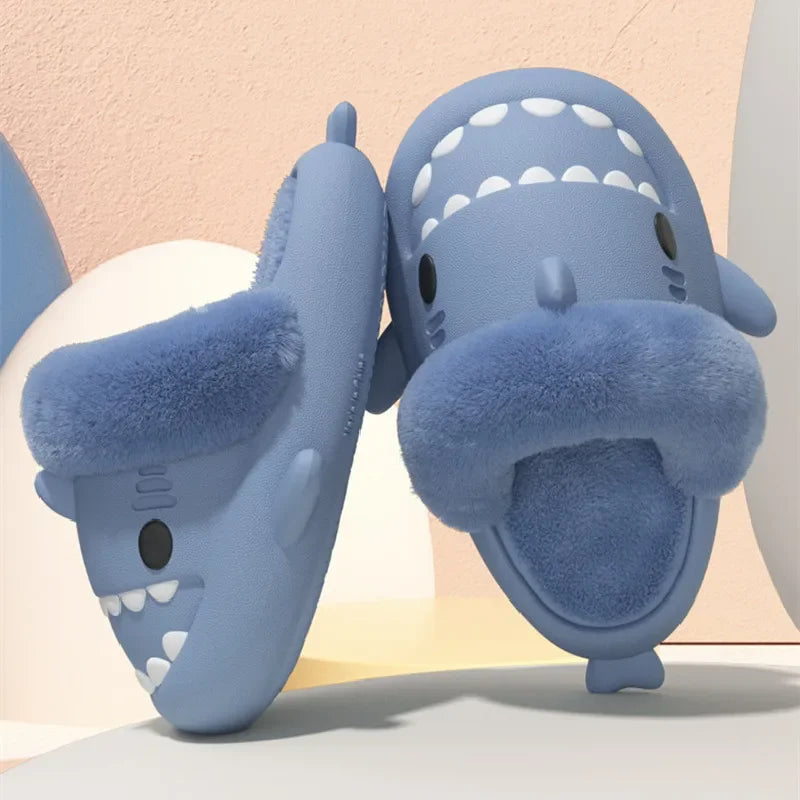 PANTOUFLES REQUIN1