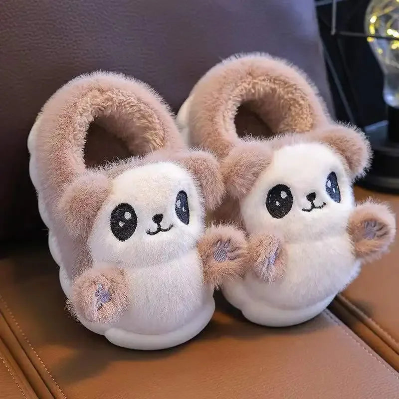 Pantoufle noir et blanc pour enfant4