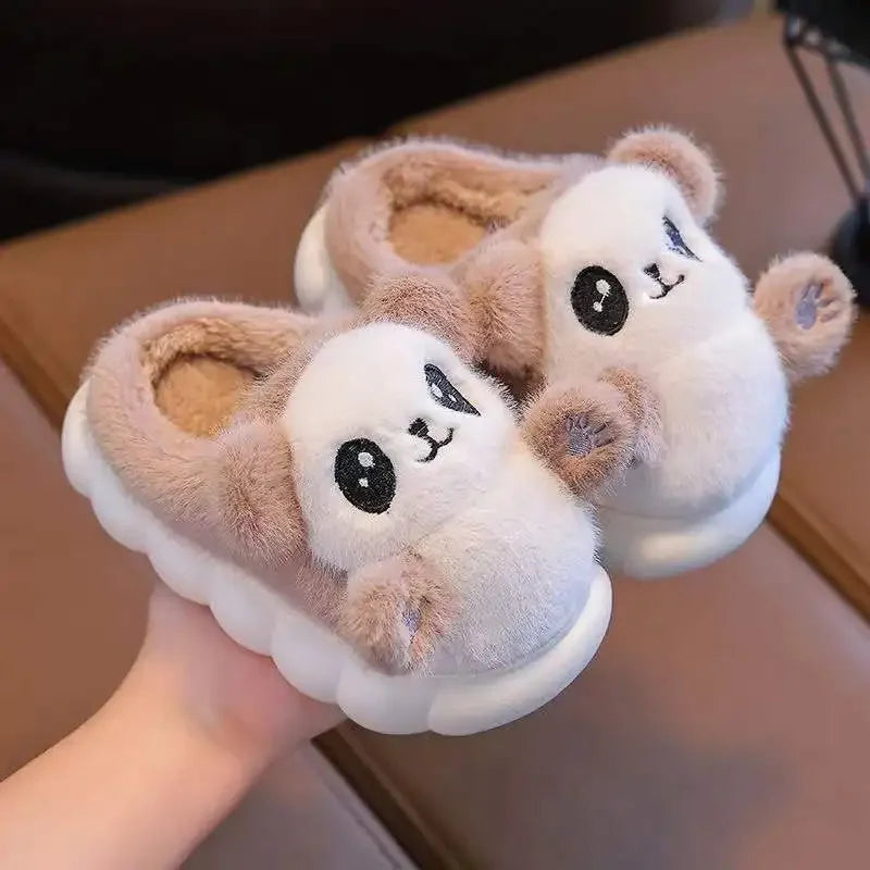 Pantoufle noir et blanc pour enfant5