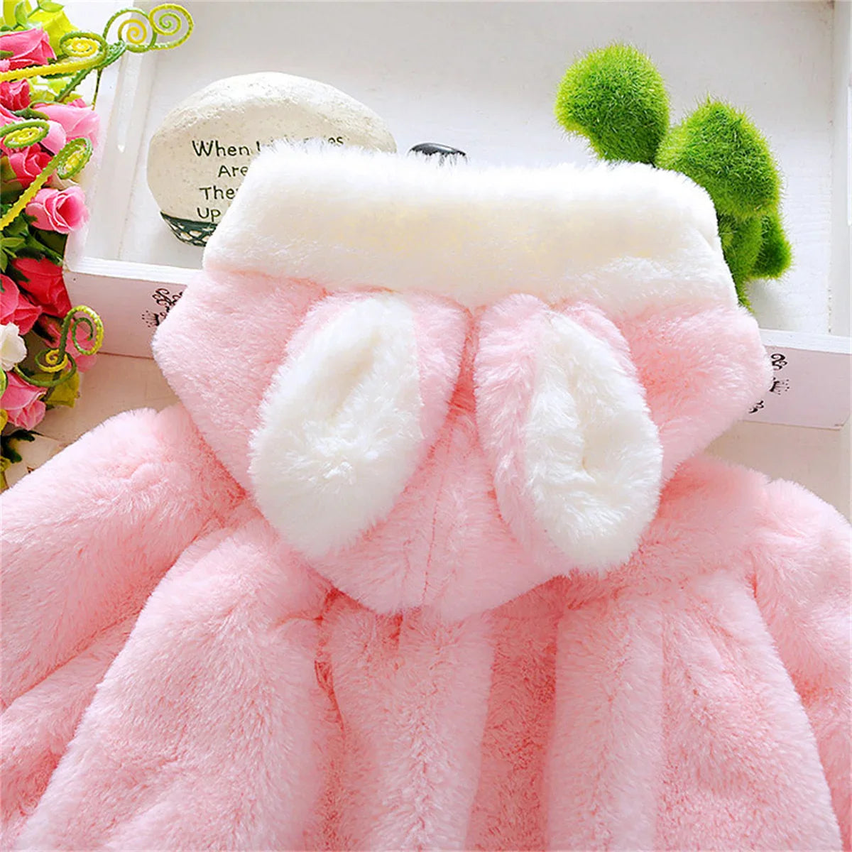 Veste d'hiver pour bébé fille, douce et mignonne, chaude, à capuche, oreilles de lapin, pull en laine, vêtements minimalistes pour enfants de 0 à 3 ans